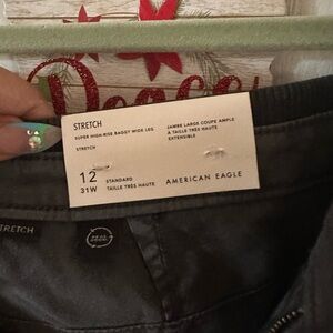 Super High-Rise Stretch Baggy Wide Leg Jeans.